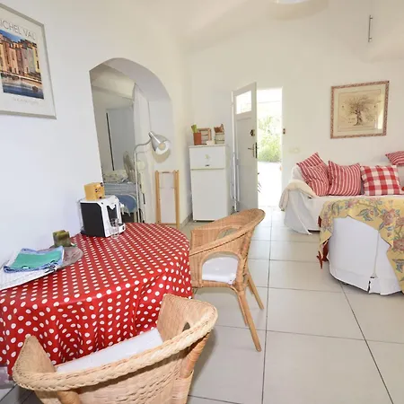 La Petite Cigale Nyaraló *